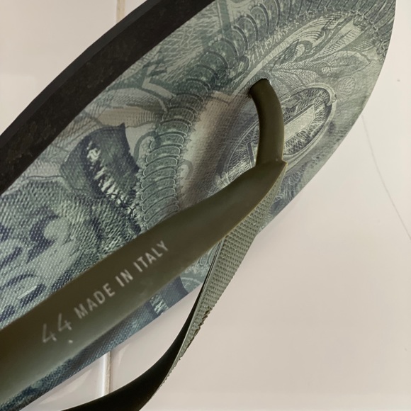 Givenchy  Flip-flops EUC  never worn! - Picture 4 of 4